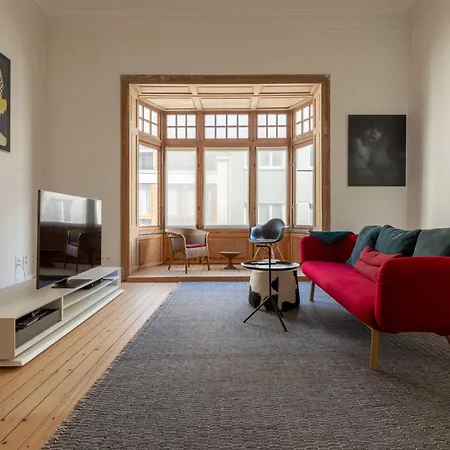 Ferienhaus Spacious Belle Epoque House With Free Parking *