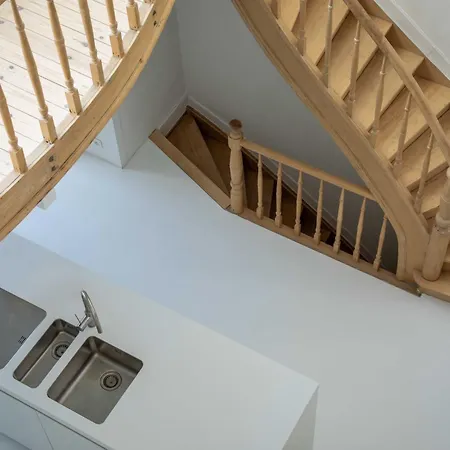 Spacious Belle Epoque House With Free Parking Ferienhaus