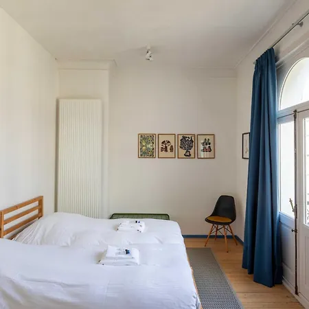 Ferienhaus Spacious Belle Epoque House With Free Parking *