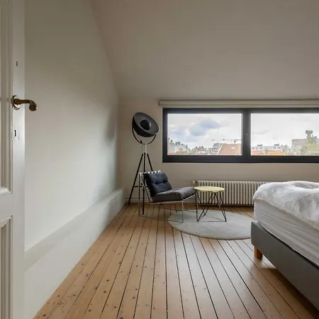 Semesterbostad Spacious Belle Epoque House With Free Parking Oostende